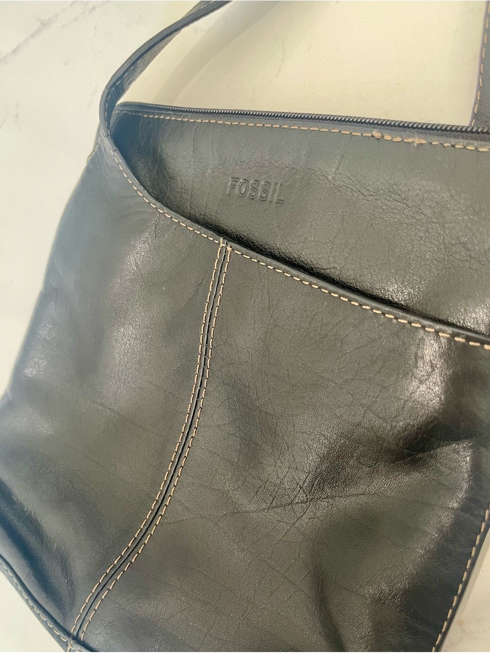 Fossil Black Leather Messenger Style Crossbody Bag with Contrast Stitching